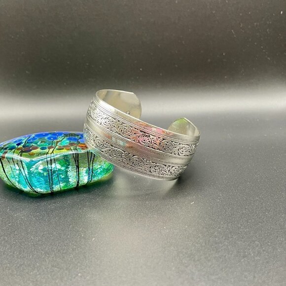 Scroll and Interior Band Design Cuff Bracelet Silver Tone #1195 - Picture 4 of 7